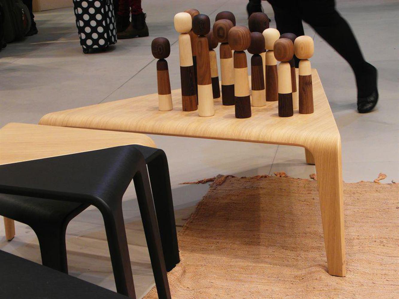Parallele_mobilier_contemporain_tables-de-salon_ply_Arper4.jpg